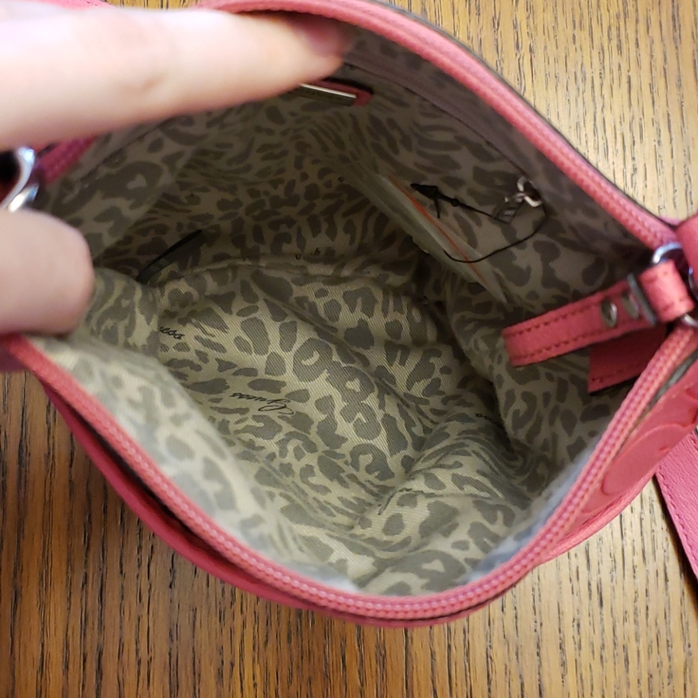 GUESS Purse - Picture 8 of 8